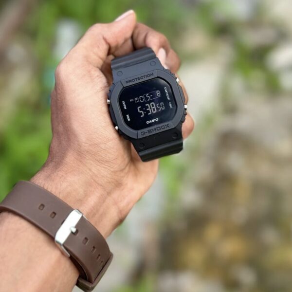 G SMALL SQUARE DIGITAL WATCH